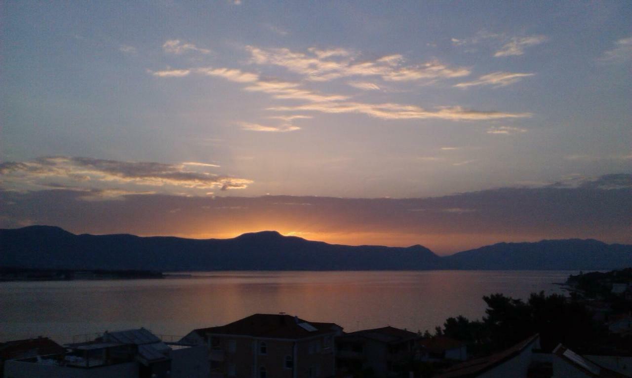 Apartment Magnolia Trogir Bagian luar foto